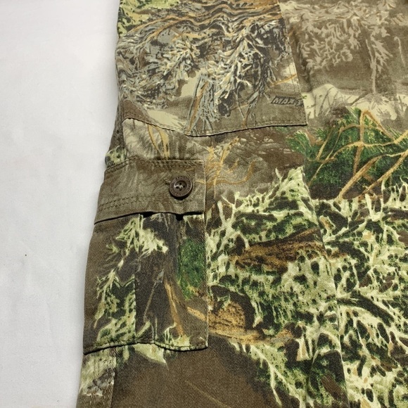 Magellan Sportswear Woods Camouflage Bermuda Cargo Shorts Size 16 NWT - Picture 4 of 12